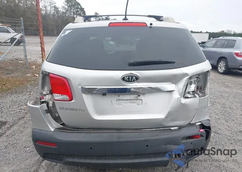 2013 Kia Sorento Lx z USA, uszkodzony, nr VIN 5XYKTCA60DG323792
